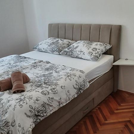 Apartments Villa Adamovic Umag Eksteriør billede
