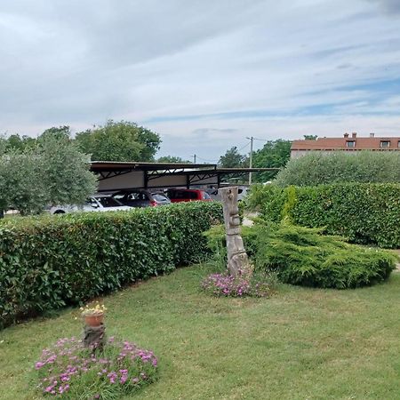 Apartments Villa Adamovic Umag Eksteriør billede