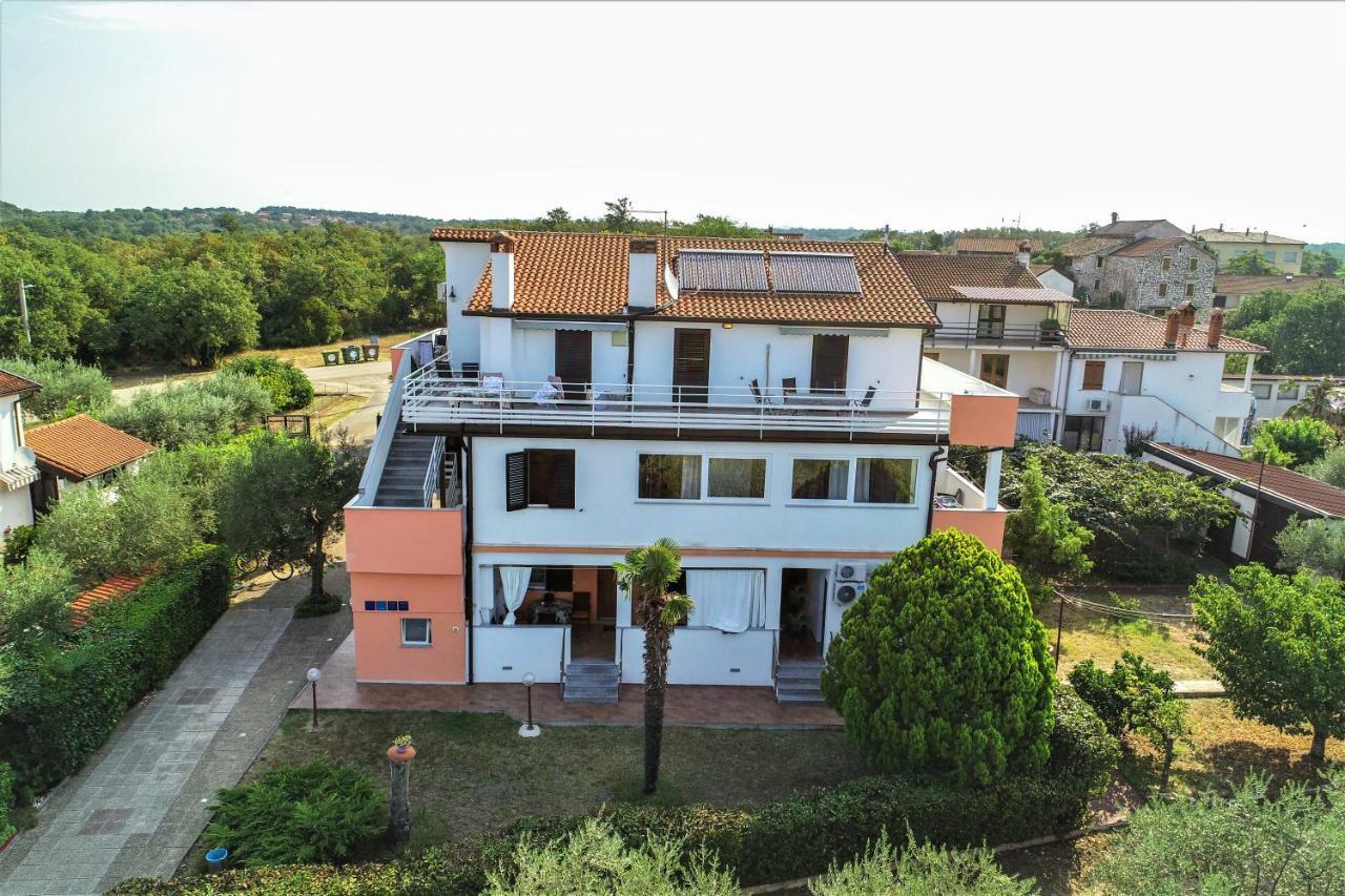 Apartments Villa Adamovic Umag Eksteriør billede