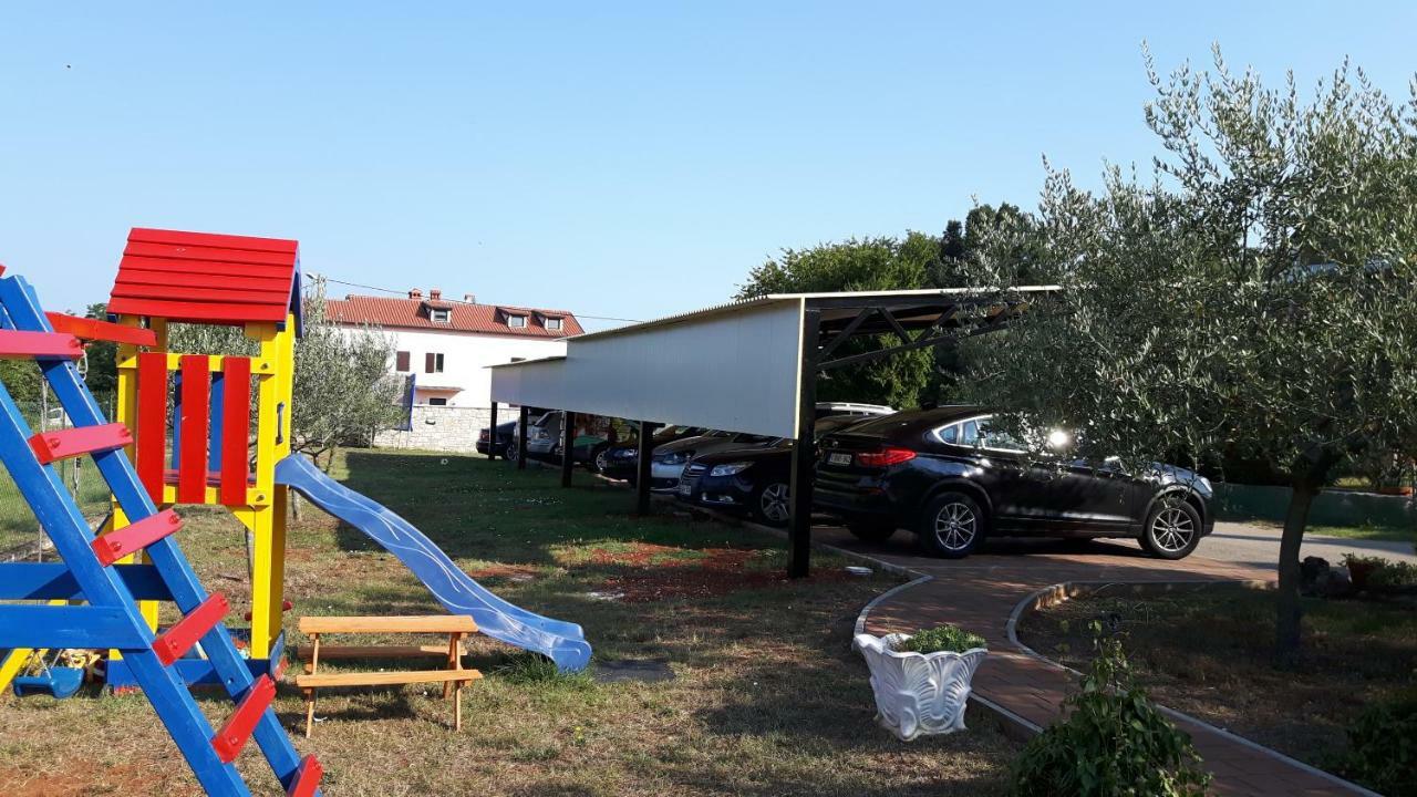 Apartments Villa Adamovic Umag Eksteriør billede