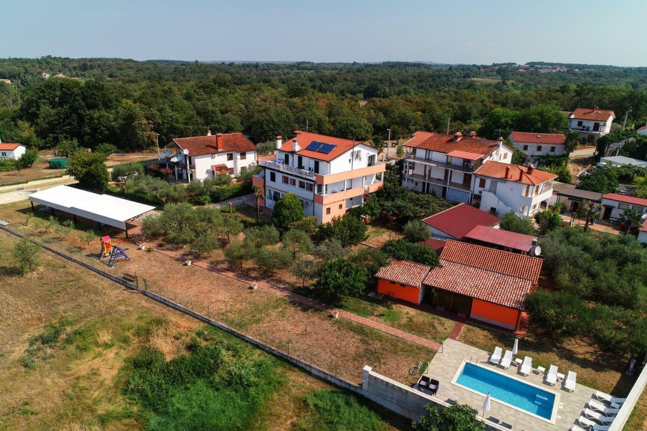 Apartments Villa Adamovic Umag Eksteriør billede